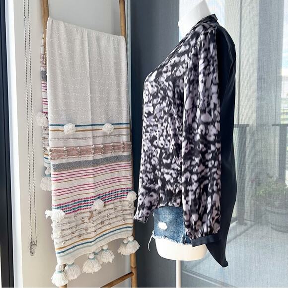 Glowe Side Hustle Dark Leopard Long Sleeves Button Down Shirt Women’s Small - Picture 3 of 12